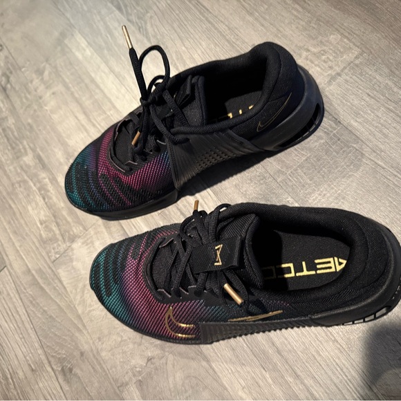 Nike Black and Multicolor Athletic Shoes - Picture 3 of 5